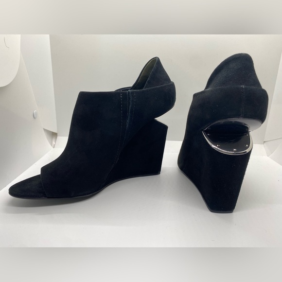 ✨ ALEXANDER WANG “Alla” Suede Peep toe wedge booties with silver cutout plate - Picture 9 of 13
